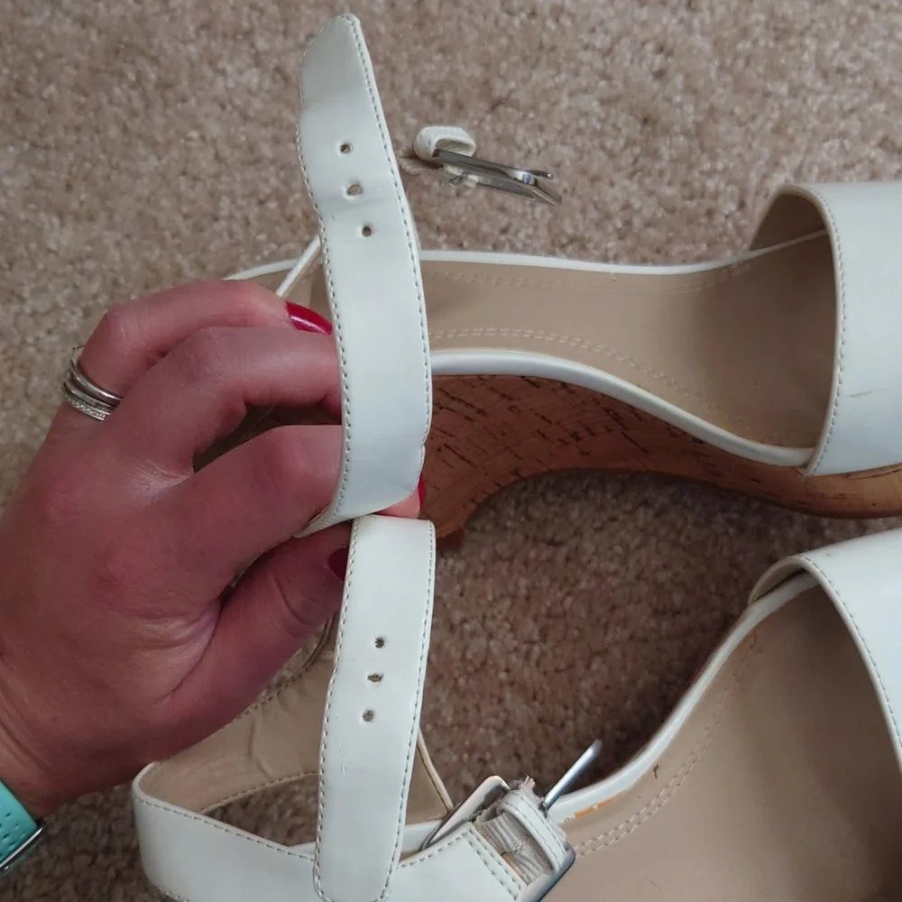 Ellen Tracy Patsy Sandals Size 7 - Picture 3 of 6